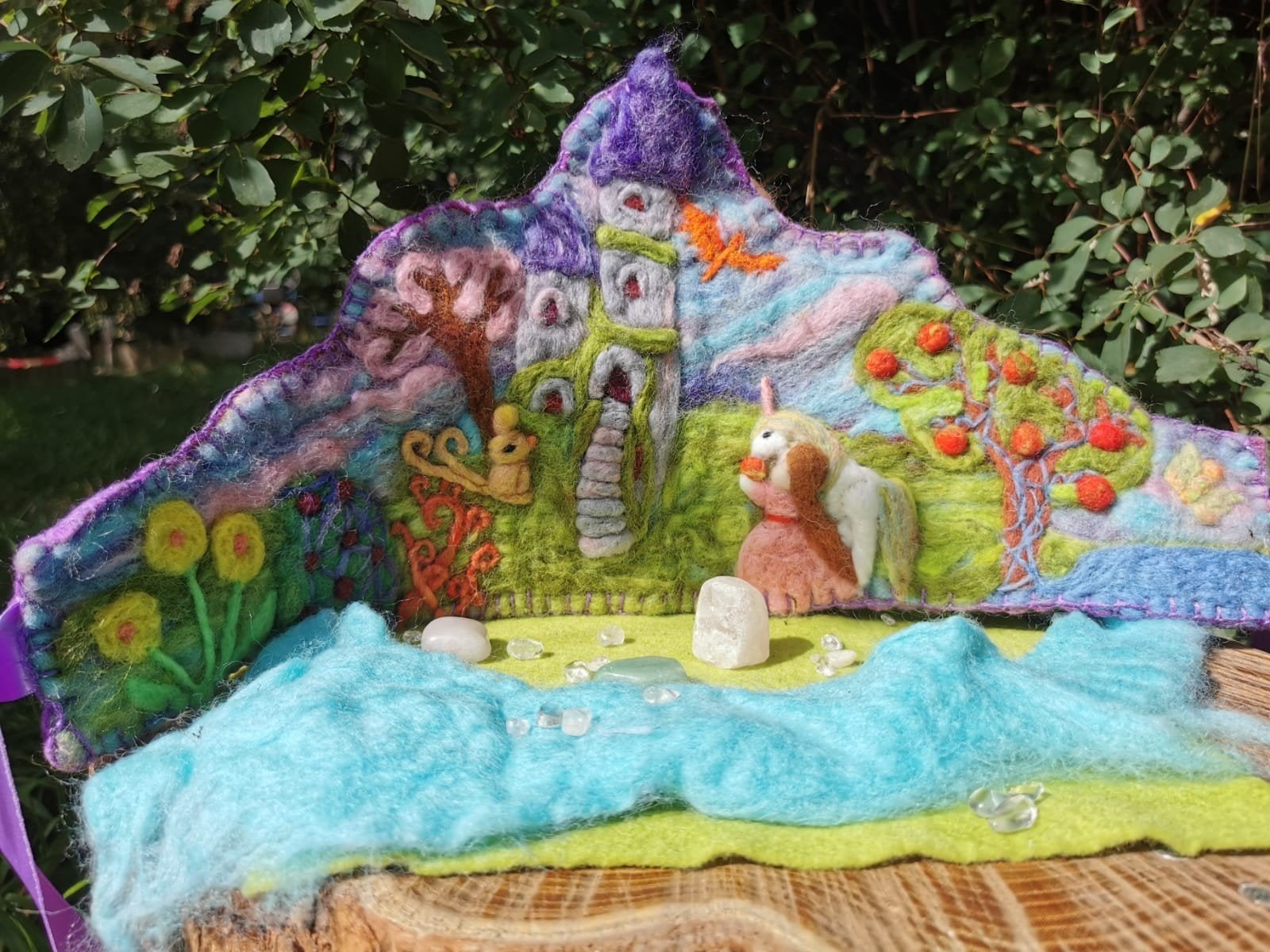 Vilt kroon waldorf antroposofisch mooi schattig, Ophalen of Verzenden, Figuurtje(s)