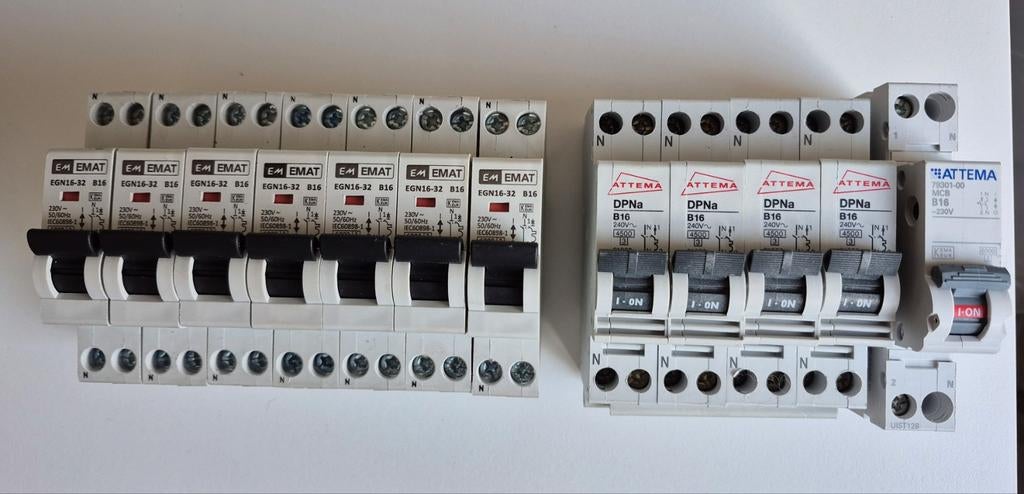 Partij groepenkast componenten / installatieautomaten, Ophalen of Verzenden, Gebruikt, Overige typen