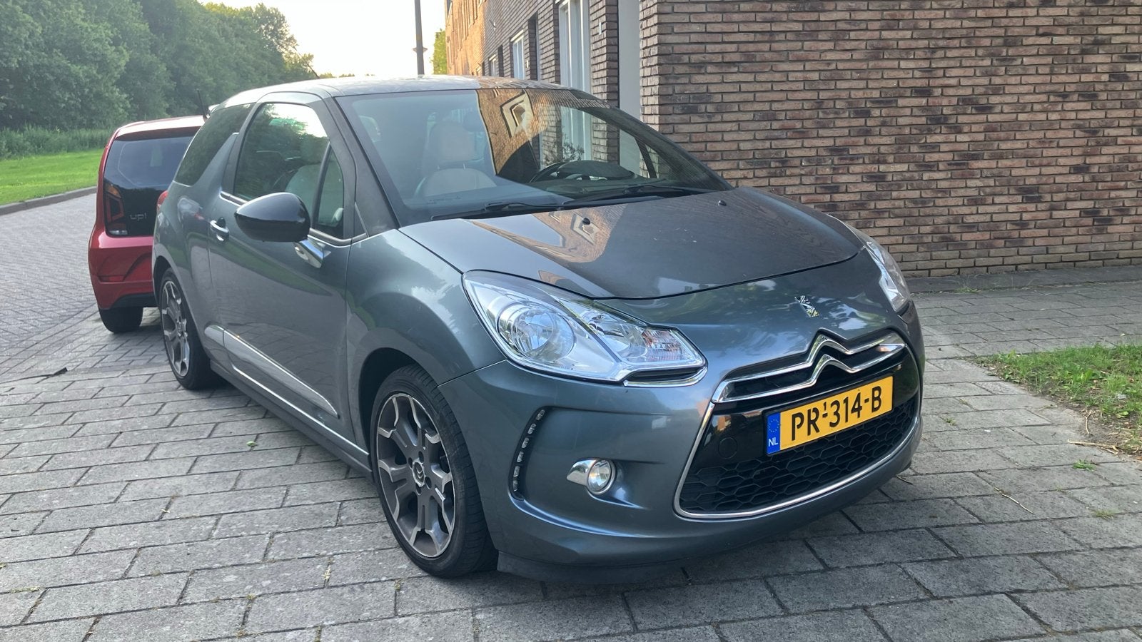 Citroën DS3 1.6 THP 110KW 2013 Grijs, Auto's, Citroën, Voorwielaandrijving, 4 cilinders, 49 €/maand, Handgeschakeld