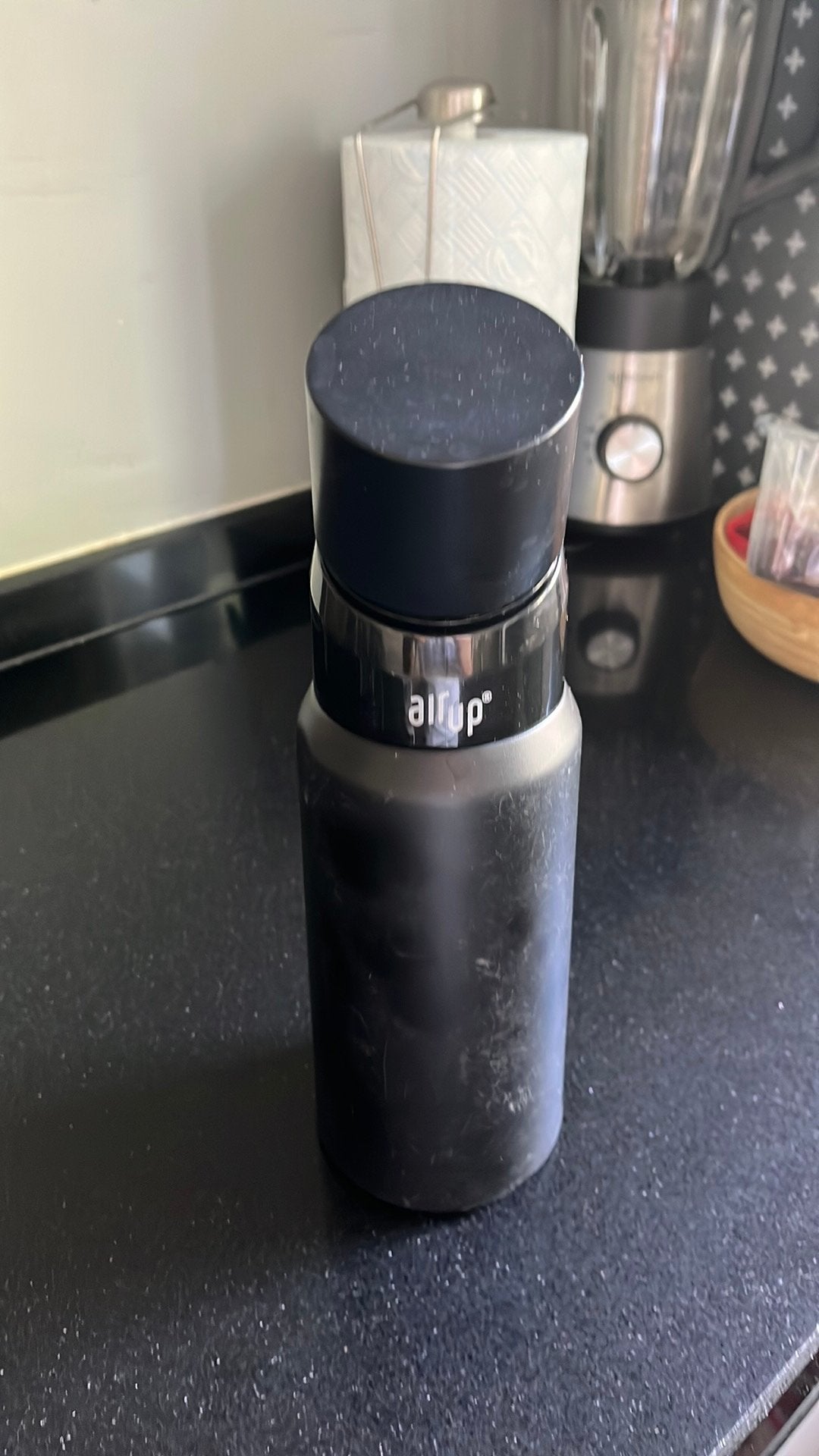 Airup staal 850 ml met een kleine  deuk met oranje accenten, Ophalen, Zo goed als nieuw