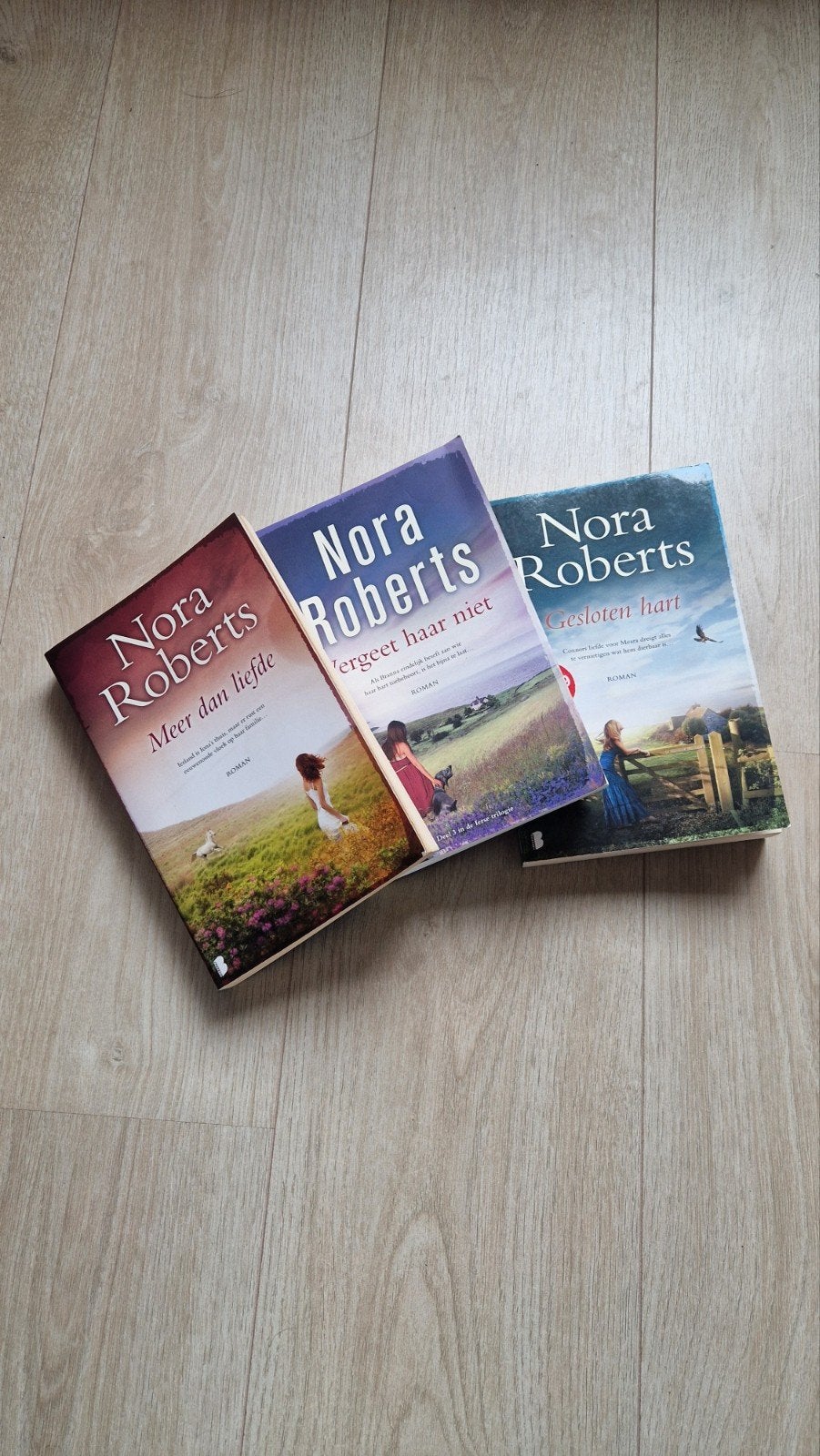 Nora Roberts boekenreeks, Boeken, Ophalen of Verzenden, Zo goed als nieuw, Nora Roberts