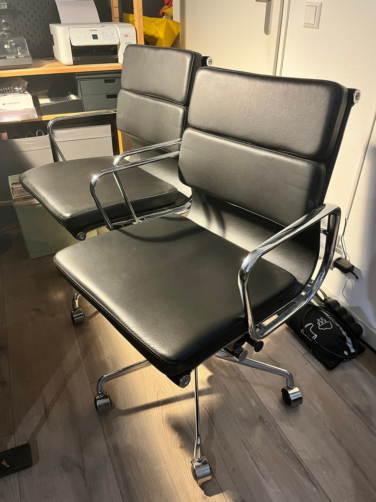 Eames Bureaustoel EA217 Zwart Leder twv 620,-, Gebruikt, Zwart, Ophalen of Verzenden, Bureaustoel