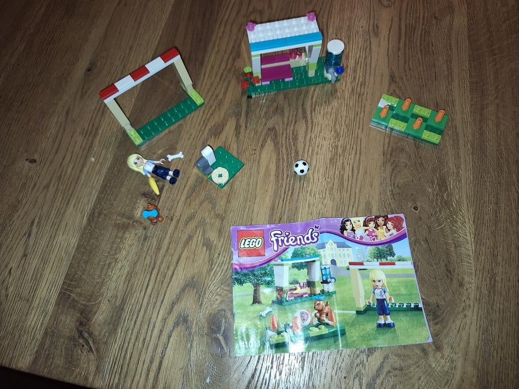 Lego Friends 41011 Stephanie's voetbaltraining. ..., Ophalen of Verzenden, Gebruikt, Complete set, Lego