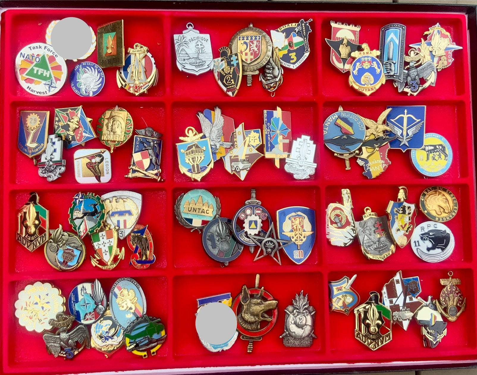 Grote partij Franse militaire emblemen, Ophalen of Verzenden, Landmacht, Overige gebieden, Embleem of Badge