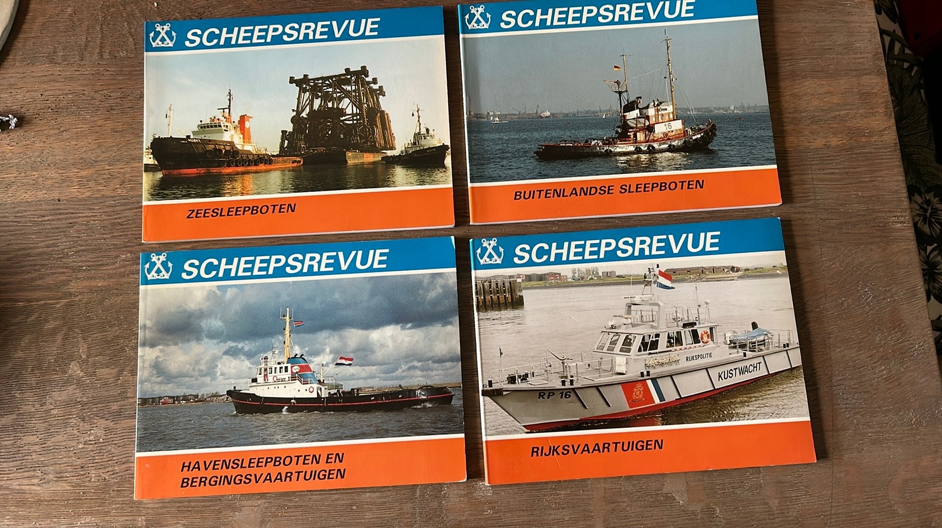 zeesleepboten  / rijksvaartuigen, Ophalen of Verzenden, Gelezen, Louis Meylof, Boot