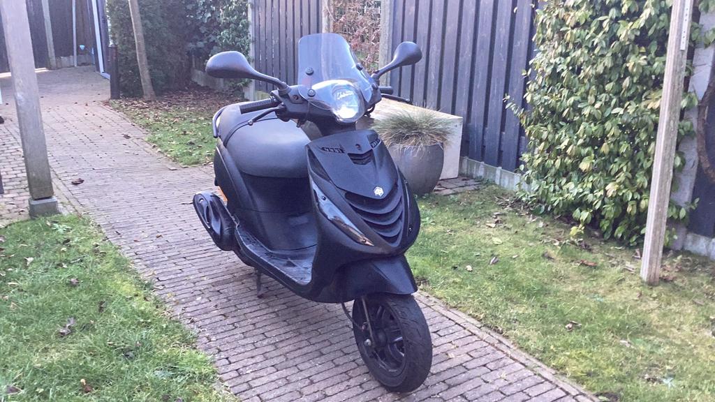 Piaggio Zip 4T 50cc 2017 Carburateur model, Fietsen en Brommers, Scooters | Piaggio, Ophalen, Gebruikt, Maximaal 45 km/u, Zip