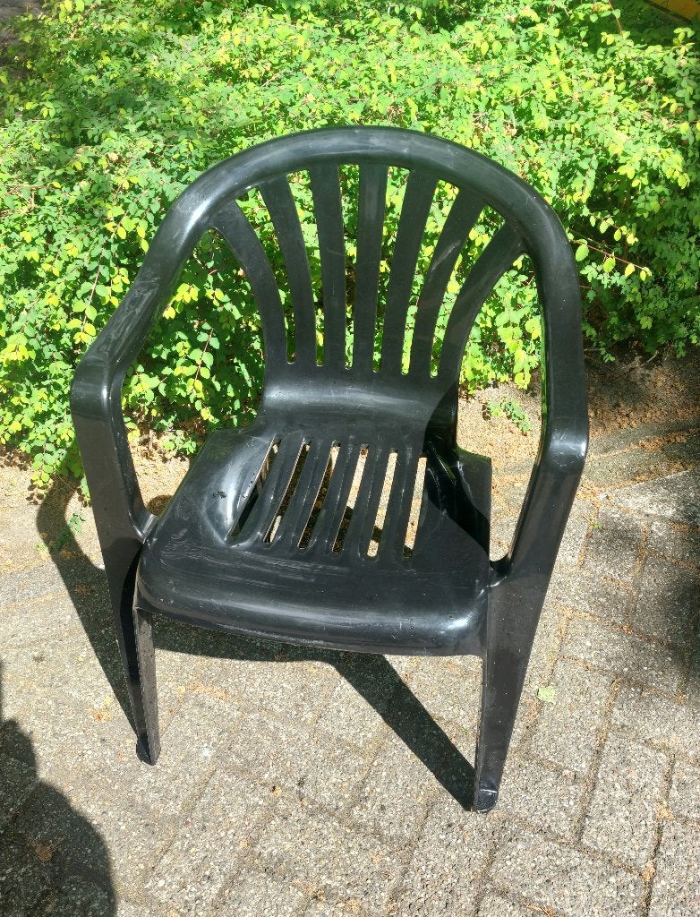 plastic kuipstoelen, Tuin en Terras, Tuinstoelen, Ophalen, Zo goed als nieuw, Plastic, Stapelbaar