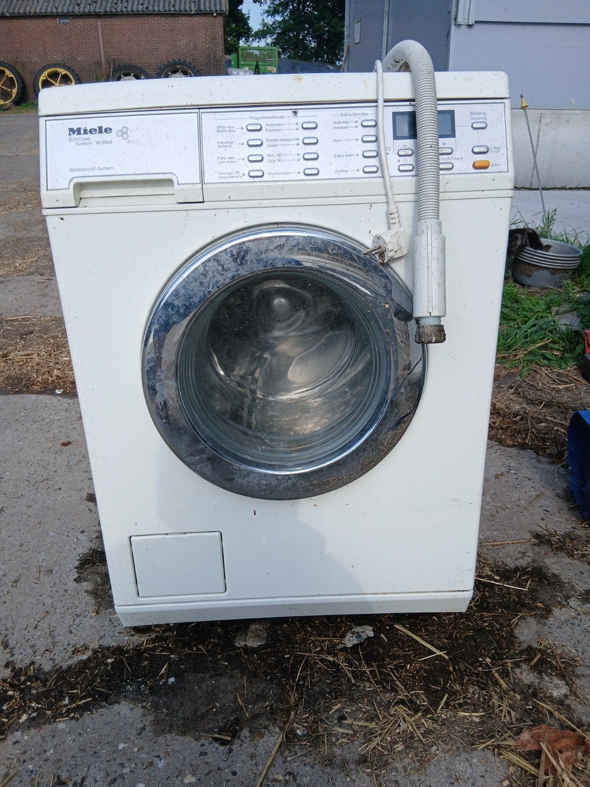 Miele wasmachine W 5963 werkt niet, Ophalen, 1200 tot 1600 toeren, 85 tot 90 cm