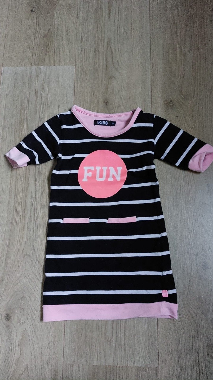 Leuke gestreepte jurk maat 92 van Europe kids 'FUN' opdruk, Gebruikt, Europe Kids, Meisje, Ophalen of Verzenden