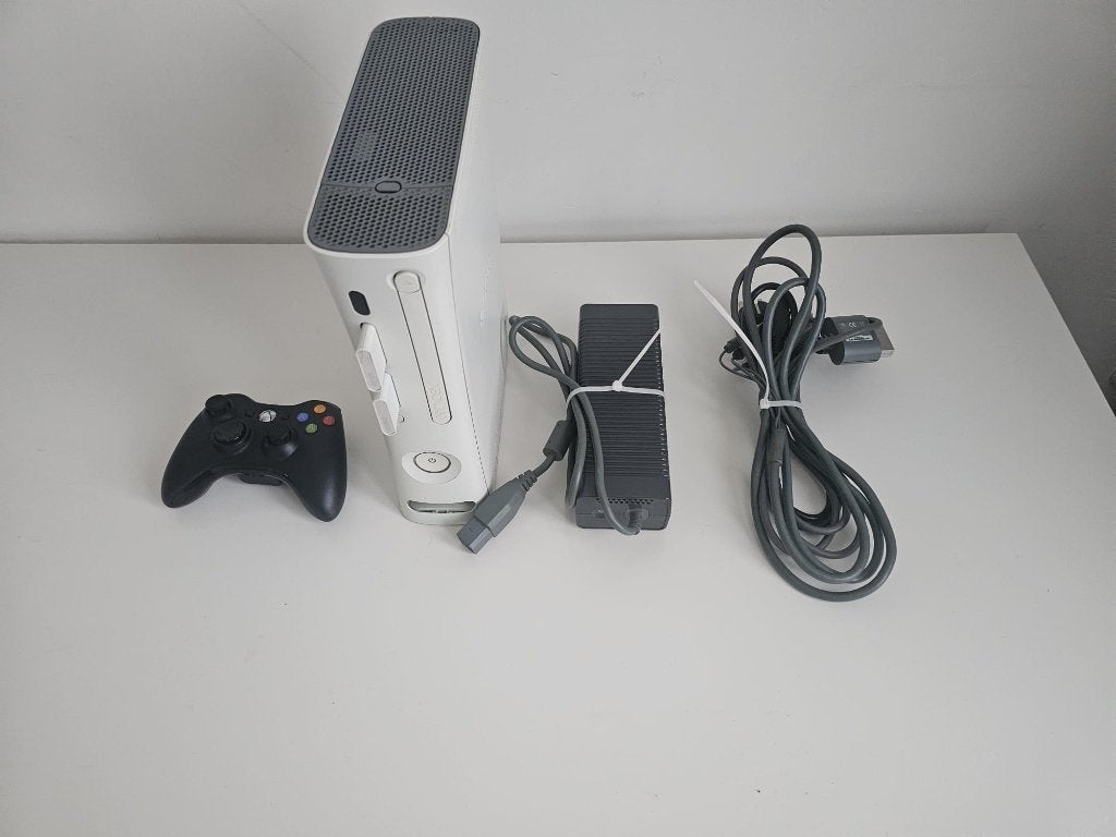 Nette Xbox 360 Bundel | Controller & 11 Topgames, Spelcomputers en Games, Spelcomputers | Xbox 360, Ophalen, 256 MB, Met 1 controller