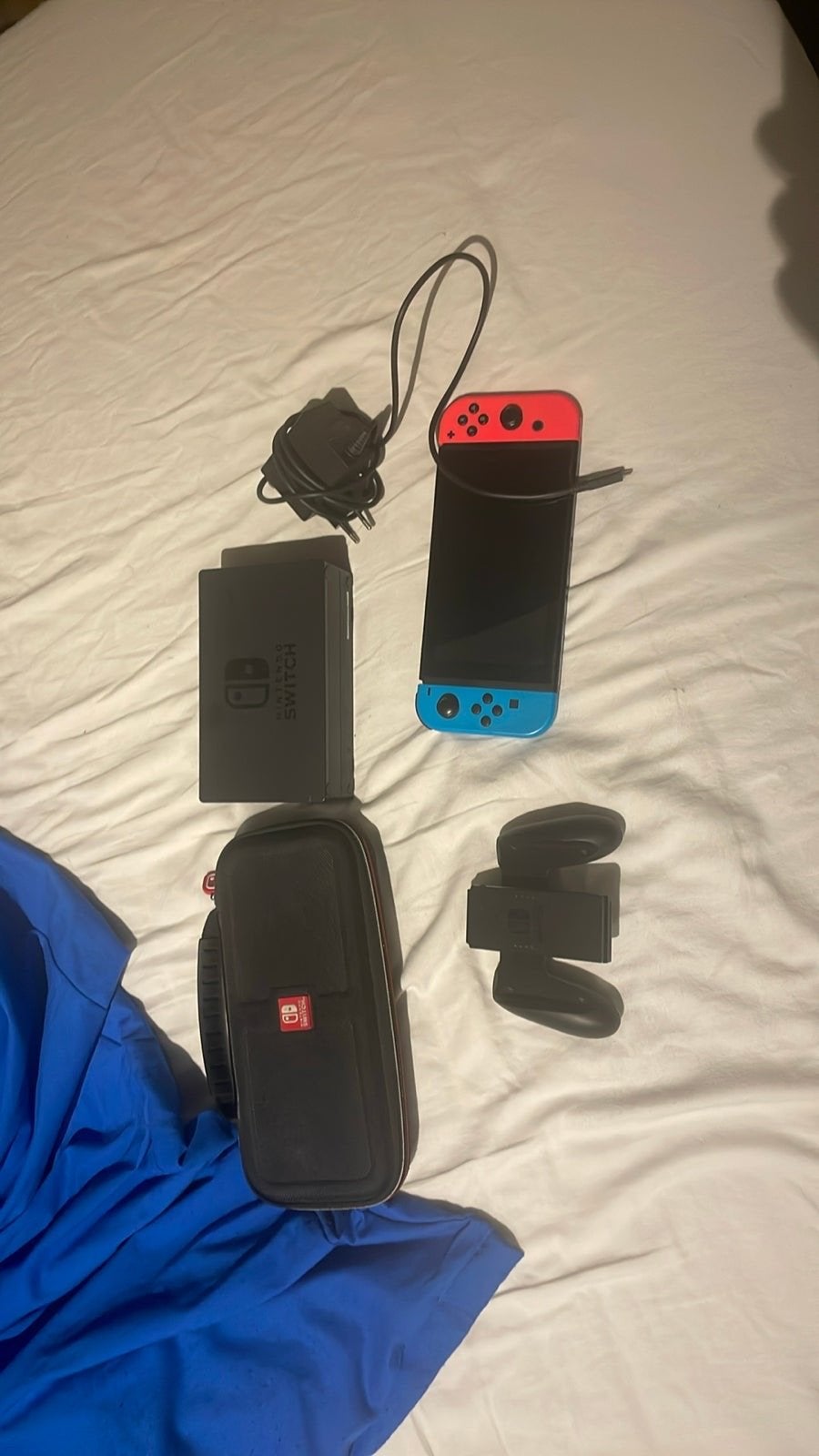 Nintendo Switch met controller, oplader en dock, Spelcomputers en Games, Ophalen of Verzenden, Gebruikt, Met 2 controllers, Switch Original