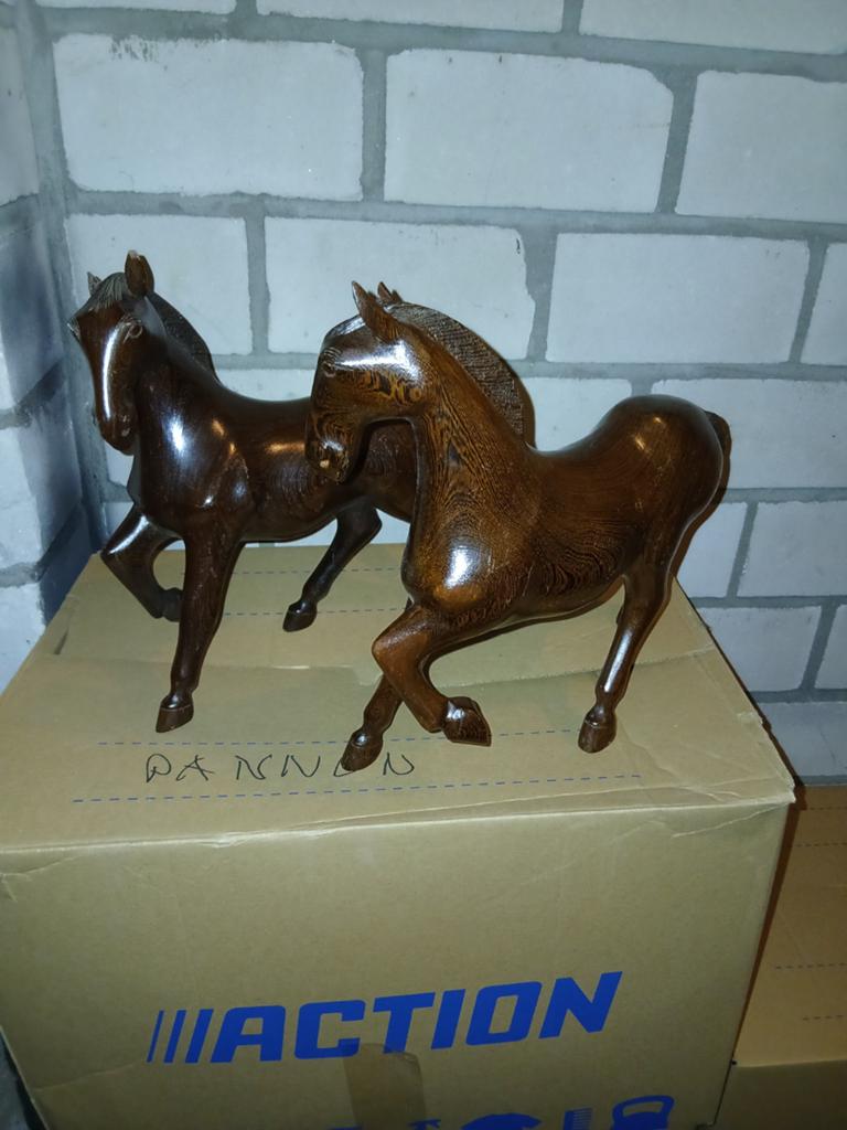 2 Houten paarden beelden, Antiek en Kunst, Ophalen of Verzenden, Beeld, Hout, Bruin