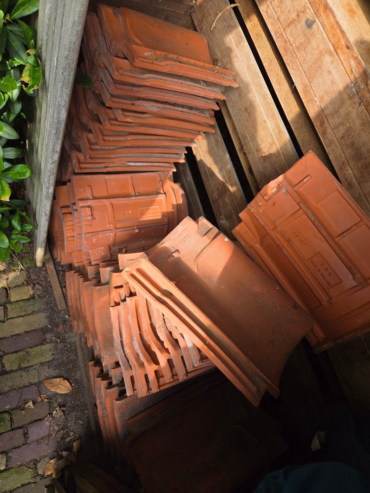Ca. 100 KDN dakpannen - Made in Holland, Gebruikt, Steen of Klei, Ophalen of Verzenden, 15 m² of meer