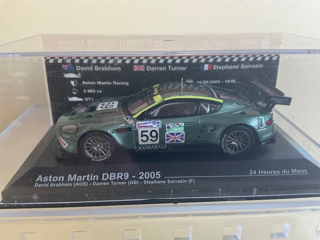 IXO Aston Martin DBR9-2005 24 Heures du Mans mint/box/info, Ophalen of Verzenden, Zo goed als nieuw, Auto, Overige merken