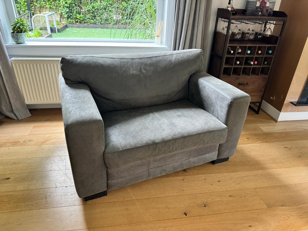Comfortabele grijze loveseat - 133x95x80cm, Ophalen, Zo goed als nieuw, 75 tot 100 cm, Minder dan 150 cm