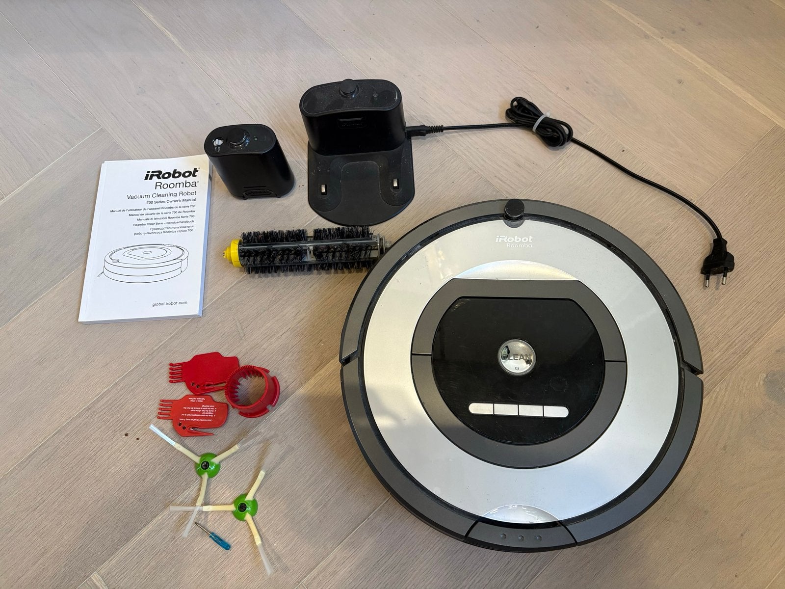 iRobot Roomba 772e Robotstofzuiger, Witgoed en Apparatuur, Gebruikt, IRobot, Robotstofzuiger, Reservoir