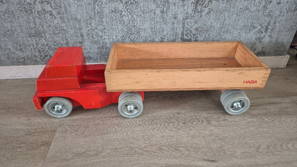 Houten vrachtwagen, truck met oplegger, Kinderen en Baby's, Speelgoed | Houten speelgoed, Ophalen of Verzenden, Gebruikt, Duw- of Trekspeelgoed