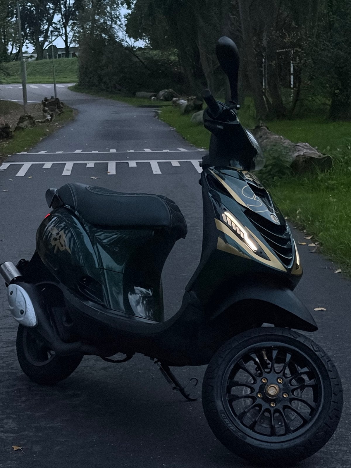 Piaggio Zip 70 - 2 takt, Ophalen, Zo goed als nieuw, Benzine, Zip