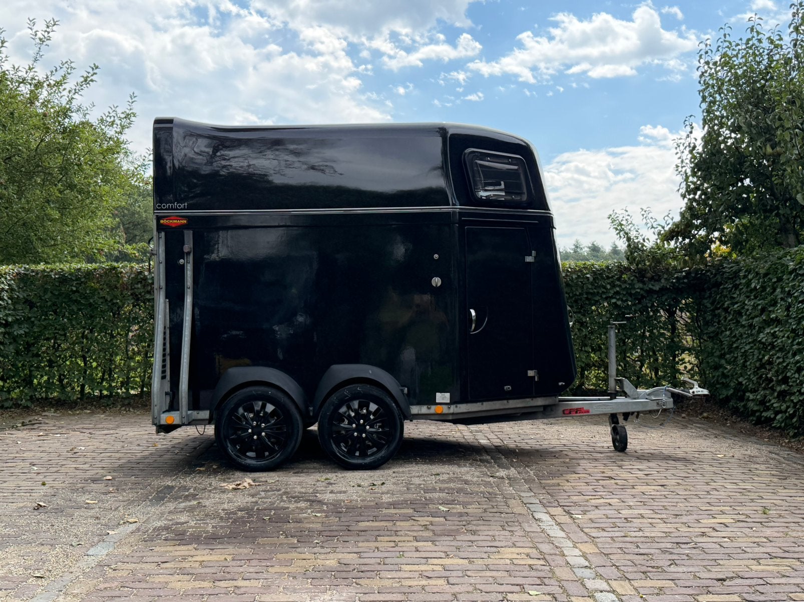 Zeer mooie 2 paards Bockmann comfort alu bodem zadelkamer, Ophalen, Zo goed als nieuw, 2-paards trailer, TT paardentrailers
