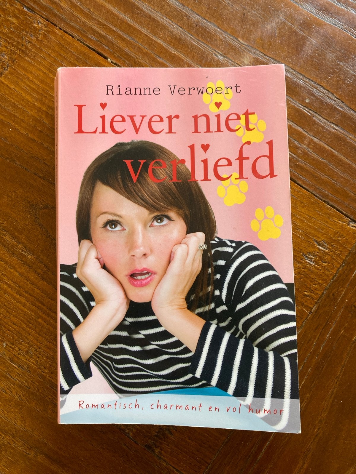 Liever niet verliefd - Rianne Verwoert, Boeken, Chicklit, Ophalen of Verzenden, Gelezen