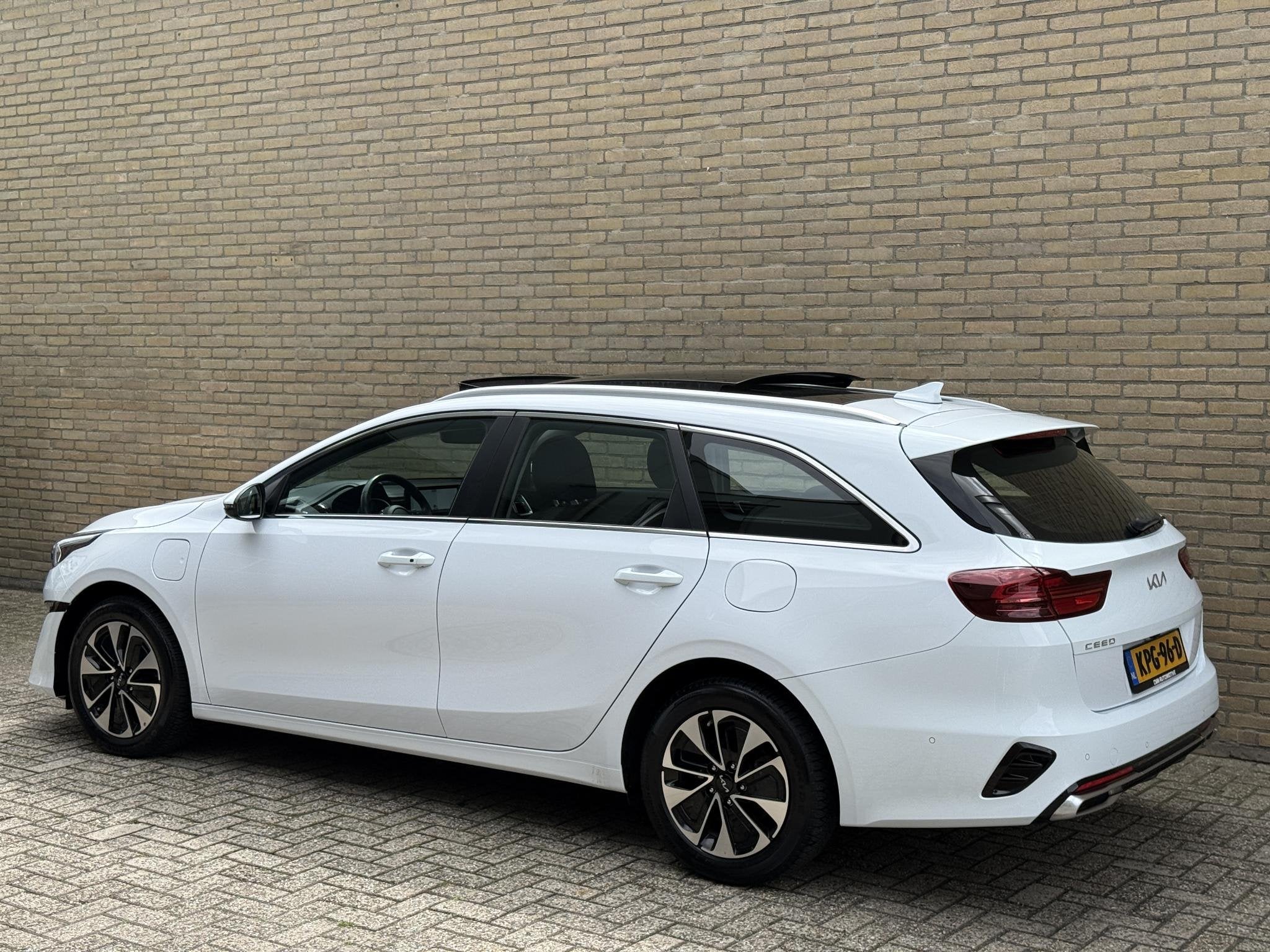 Kia Ceed Sportswagon 1.6 GDI PHEV DynamicPlusLine |Facelift, Auto's, Stof, Gebruikt, Wit, Plug-in hybride