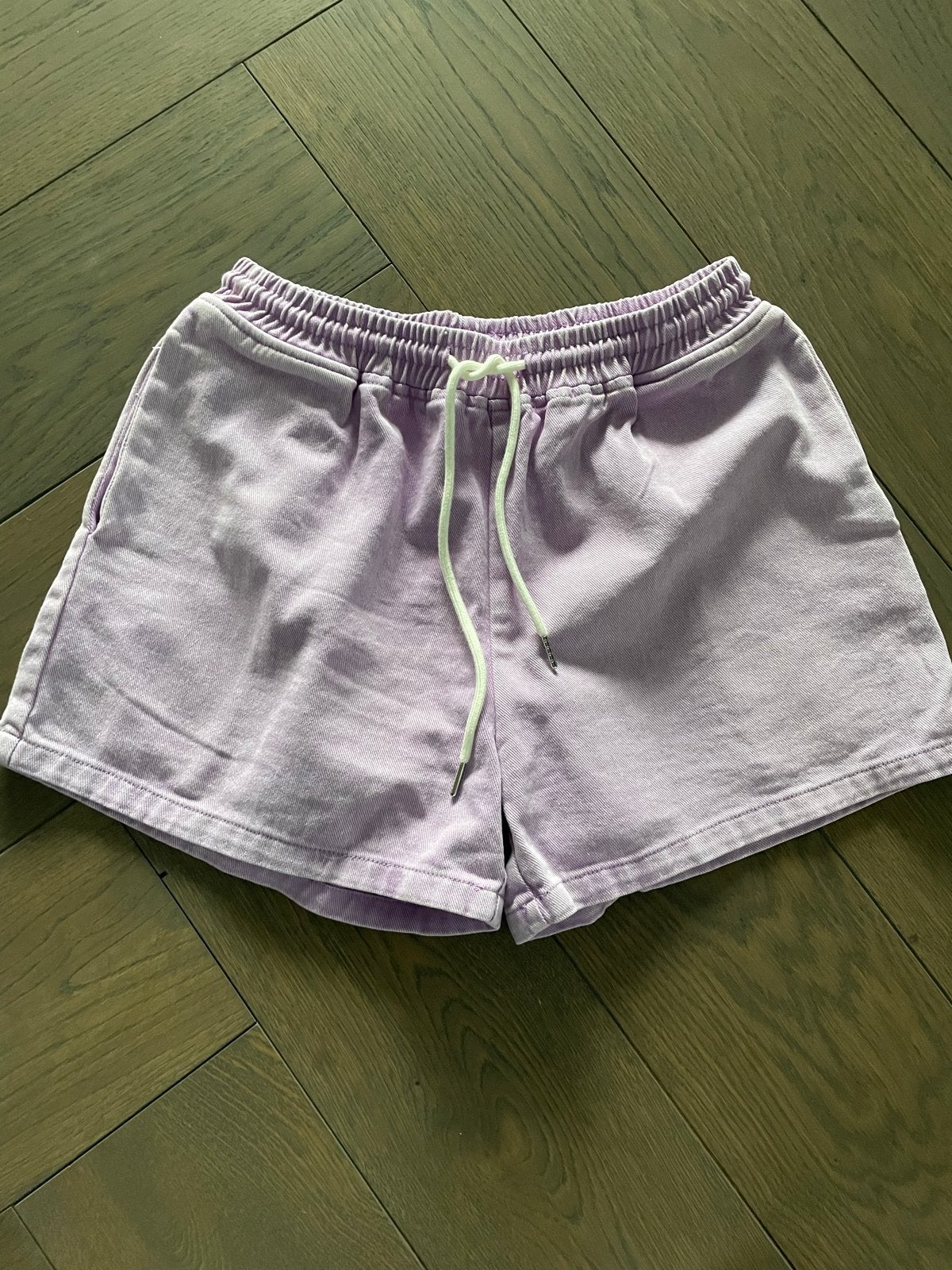 Feelhoo lila short- Maat L, Kleding | Dames, Broeken en Pantalons, Kort, Verzenden, Paars, Maat 42/44 (L)