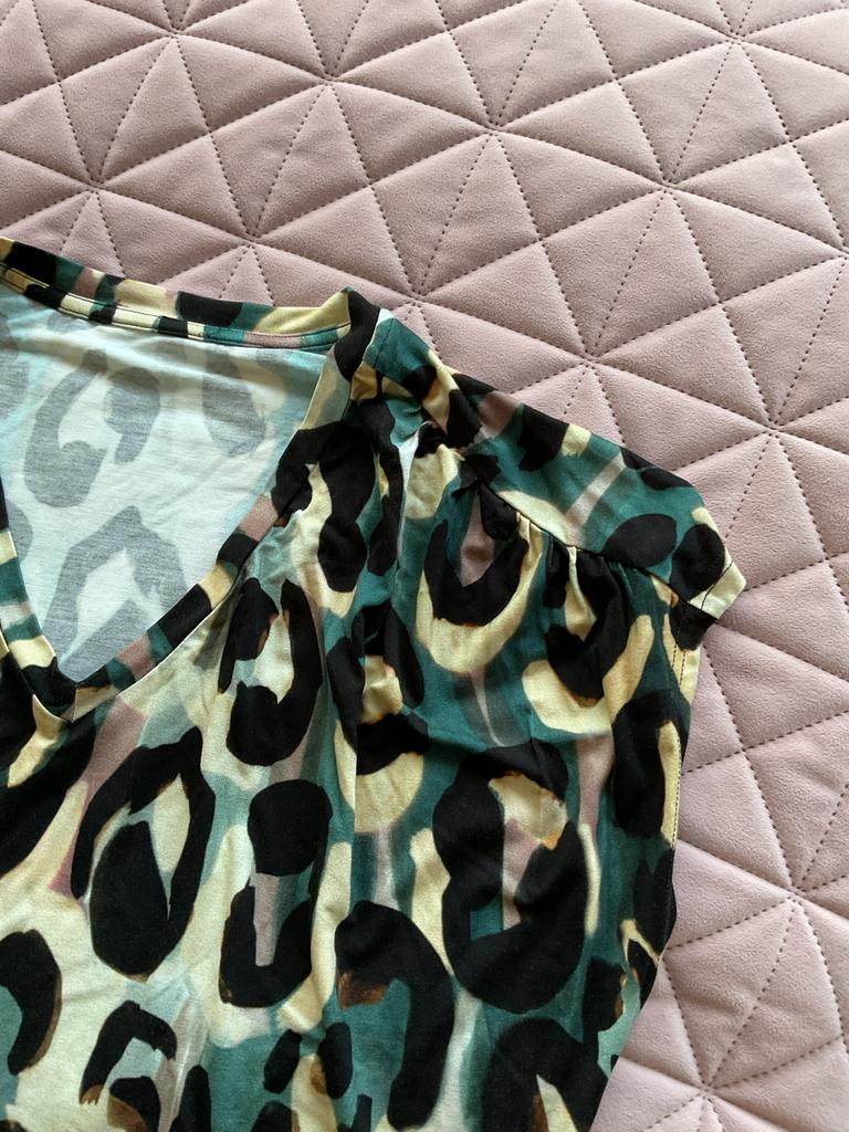 Leopard print top met korte mouwen, Maat 42/44 (L), Ophalen of Verzenden, Zo goed als nieuw, Korte mouw