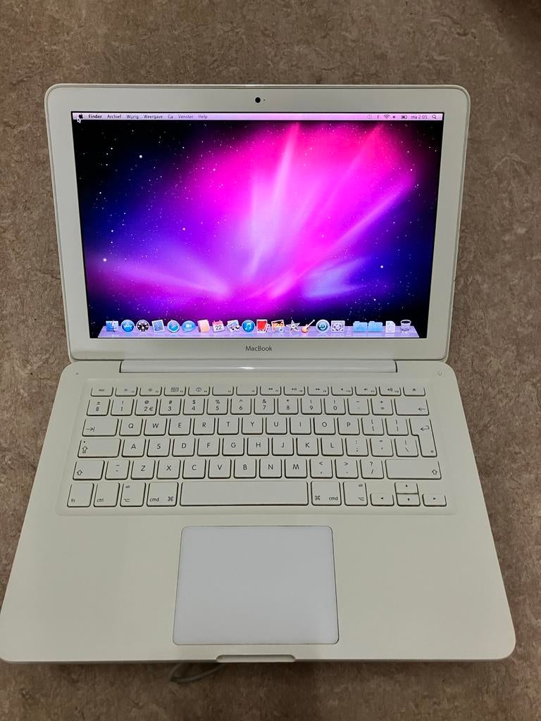 Apple MacBook (wit) 2010 met doos en software, Computers en Software, Apple Macbooks, Gebruikt, Qwerty, 13 inch, Ophalen of Verzenden