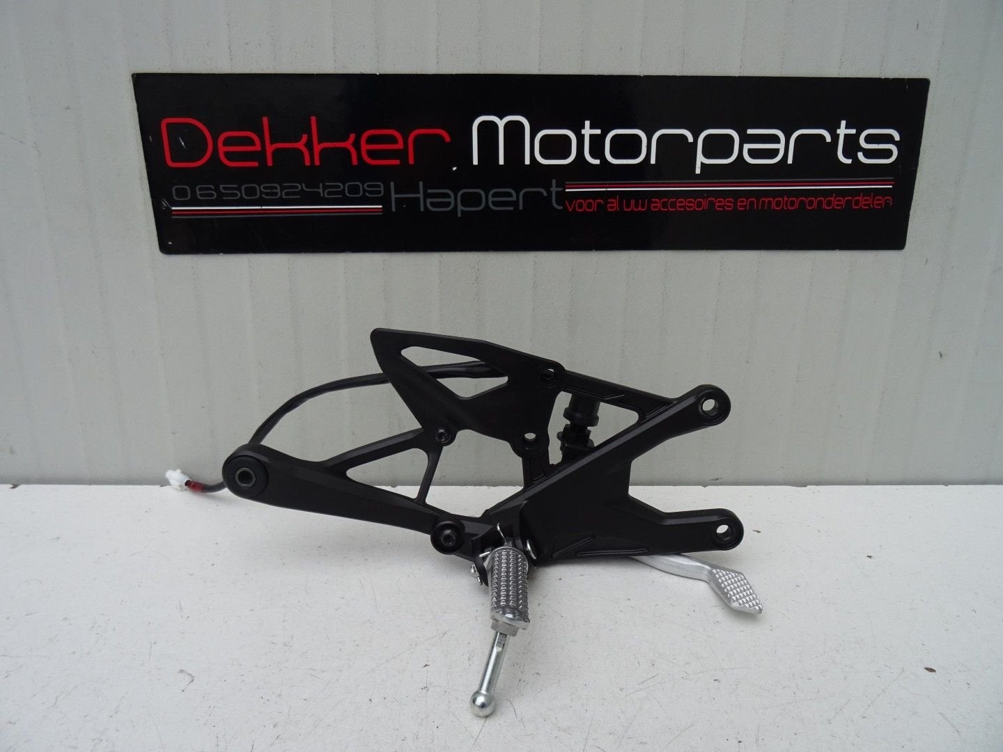 Remset / Rechter Voetsteun Yamaha YZF R1 / M 2015-2020-2025, Motoren, -, -, Nieuw, Ophalen of Verzenden