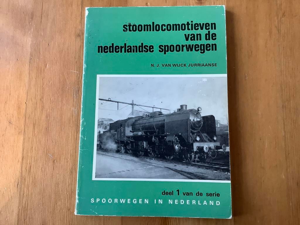 Stoomlocomotieven Nederlandse Spoorwegen NS boek, Verzamelen, Spoorwegen en Tramwegen, Ophalen of Verzenden, Zo goed als nieuw