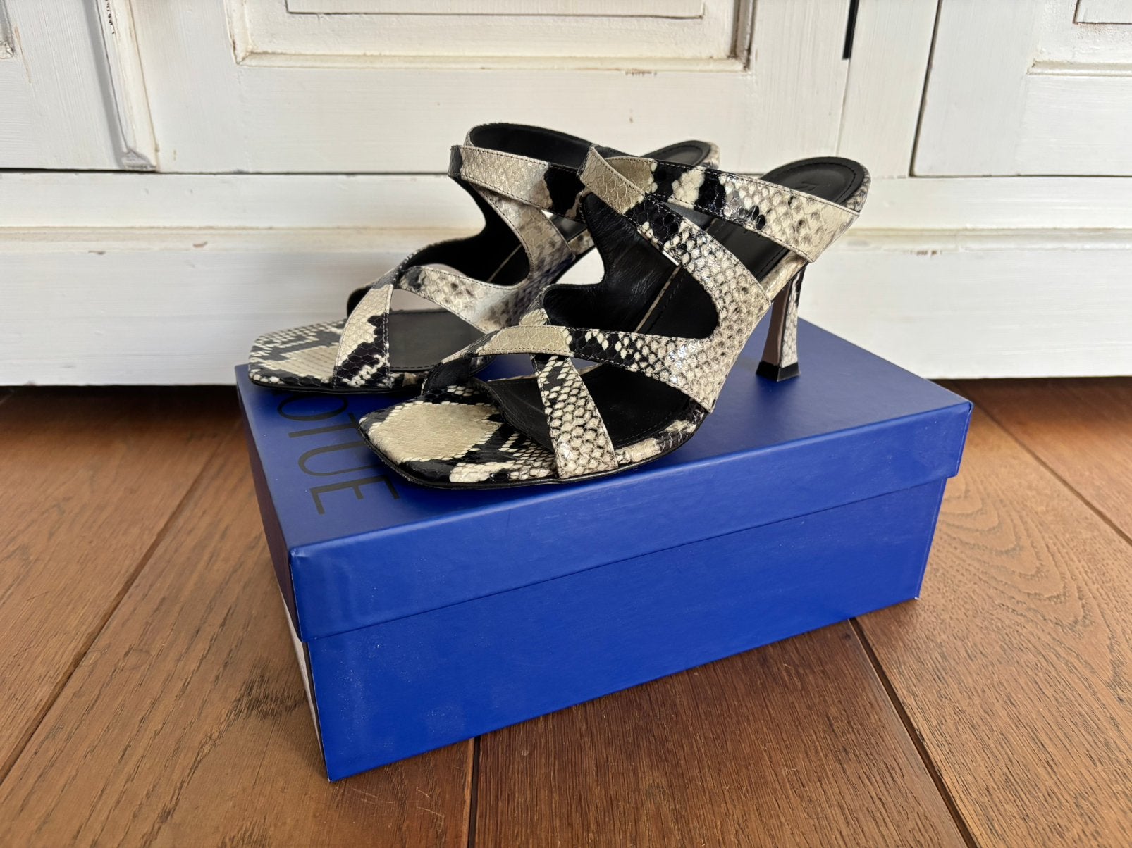 Sandaaltjes van Rotüe in slangenprint maat 39, Overige kleuren, Verzenden, Nieuw, Sandalen of Muiltjes