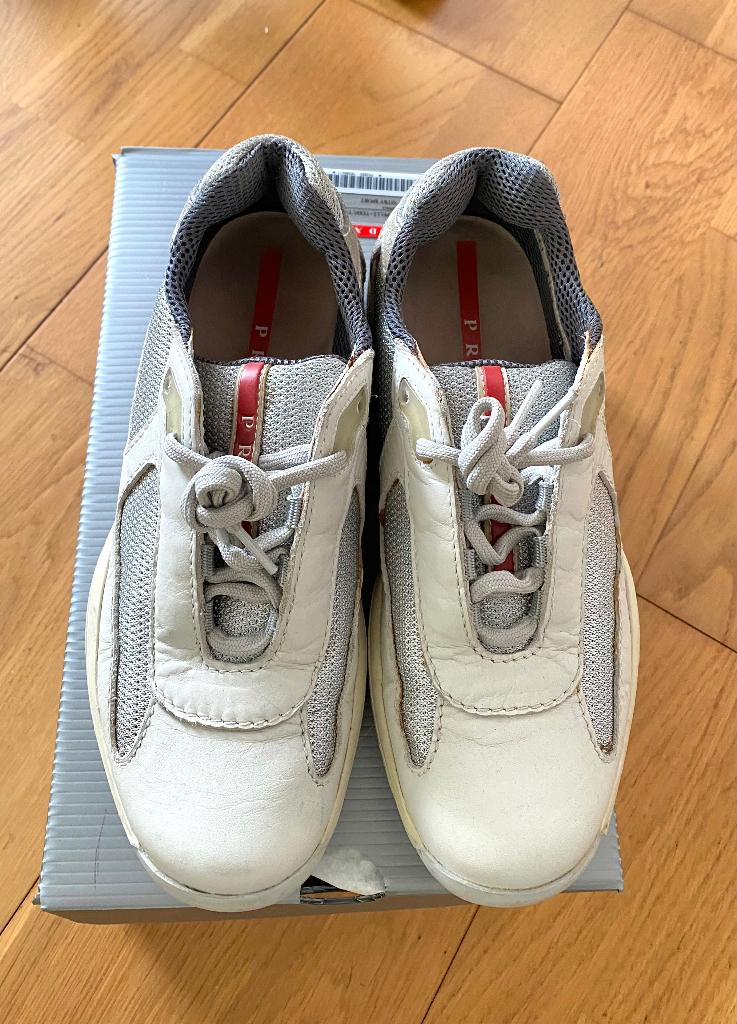PRADA cups. Wit/grijs sneakers maat 39,5. Unisex, Ophalen of Verzenden, Zo goed als nieuw, Wit, Prada