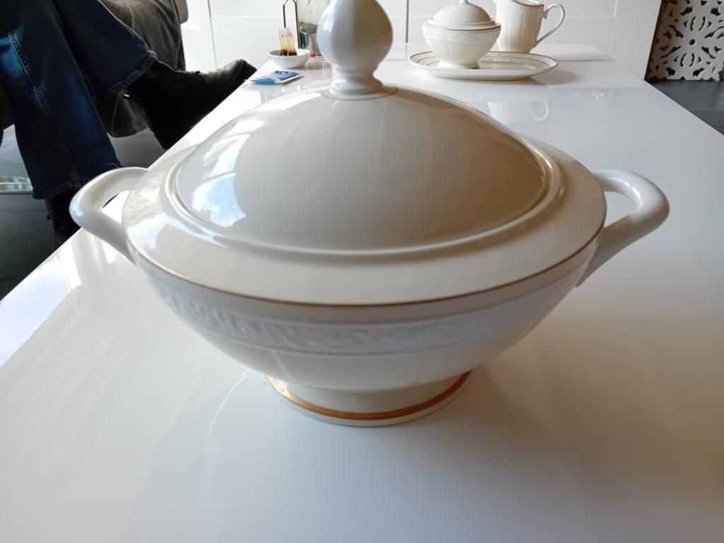 Villeroy & boch Ivoire terrine met deksel 1,5L niet gebruikt, Overige typen, Ophalen of Verzenden, Zo goed als nieuw, Overige stijlen