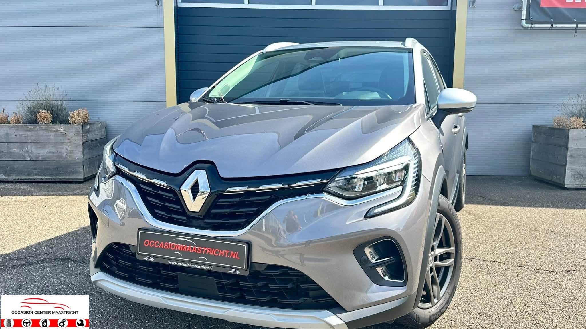 Renault Captur 1.6 E-Tech Plug-in Hybrid 160 Intens, Auto's, Stof, Gebruikt, 4 cilinders, Met garantie (alle)