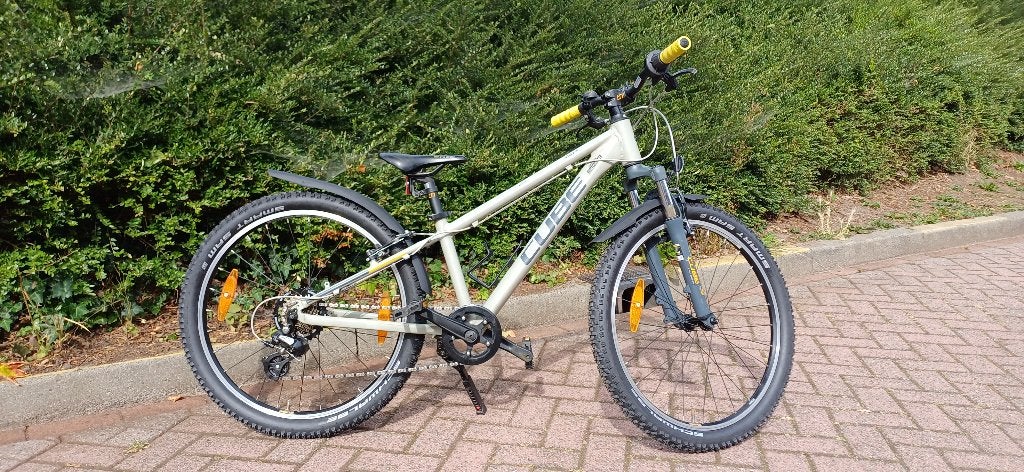 Cube Acid 240  model 2022, Ophalen, 20 inch of meer, Gebruikt, Velgrem