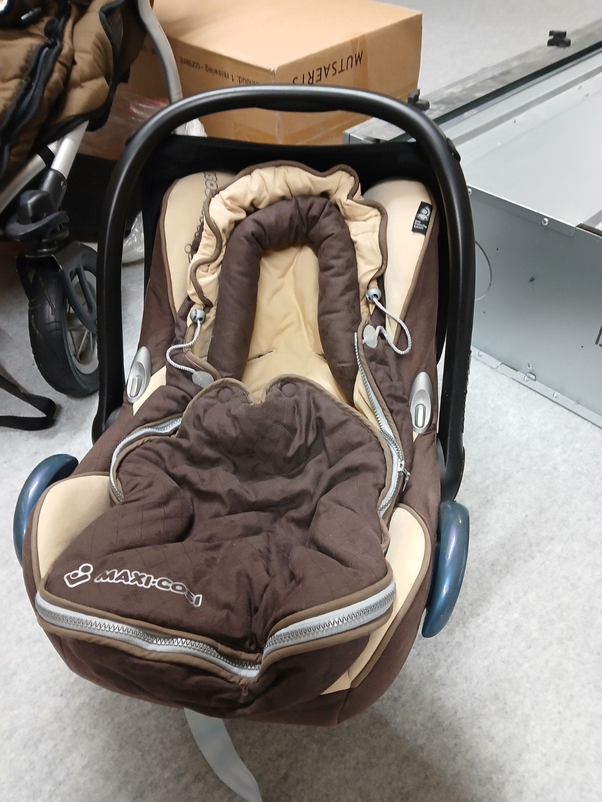 maxicosi incl verkleiner, Ophalen of Verzenden, 0 t/m 13 kg, Maxi-Cosi, Autogordel