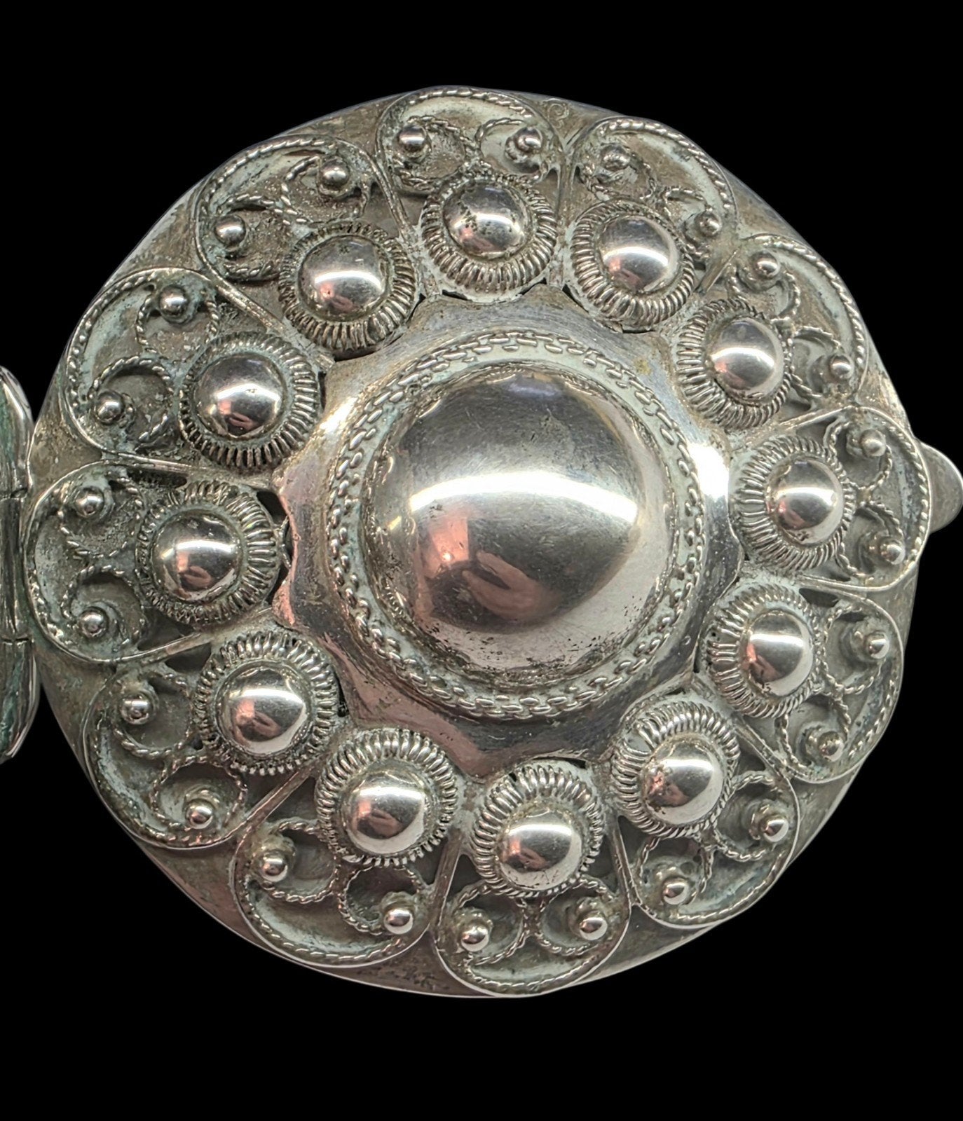Zilver 19e eeuws doosje gemaakt van een zeeuws broekstuk, Antiek en Kunst, Antiek | Goud en Zilver, Verzenden, Zilver