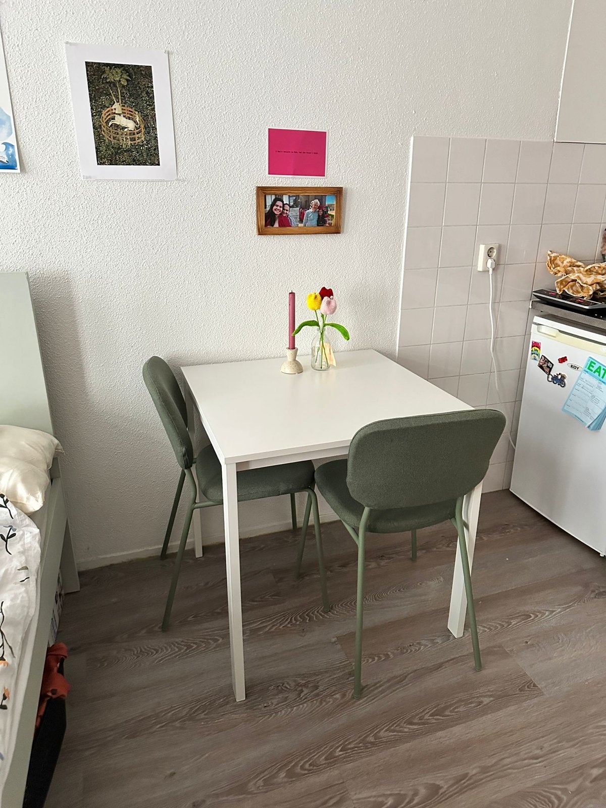IKEA VIHAL Table and 2 chairs, white/green, 74x74 cm, Gebruikt, Vierkant, Tot twee personen, Overige houtsoorten