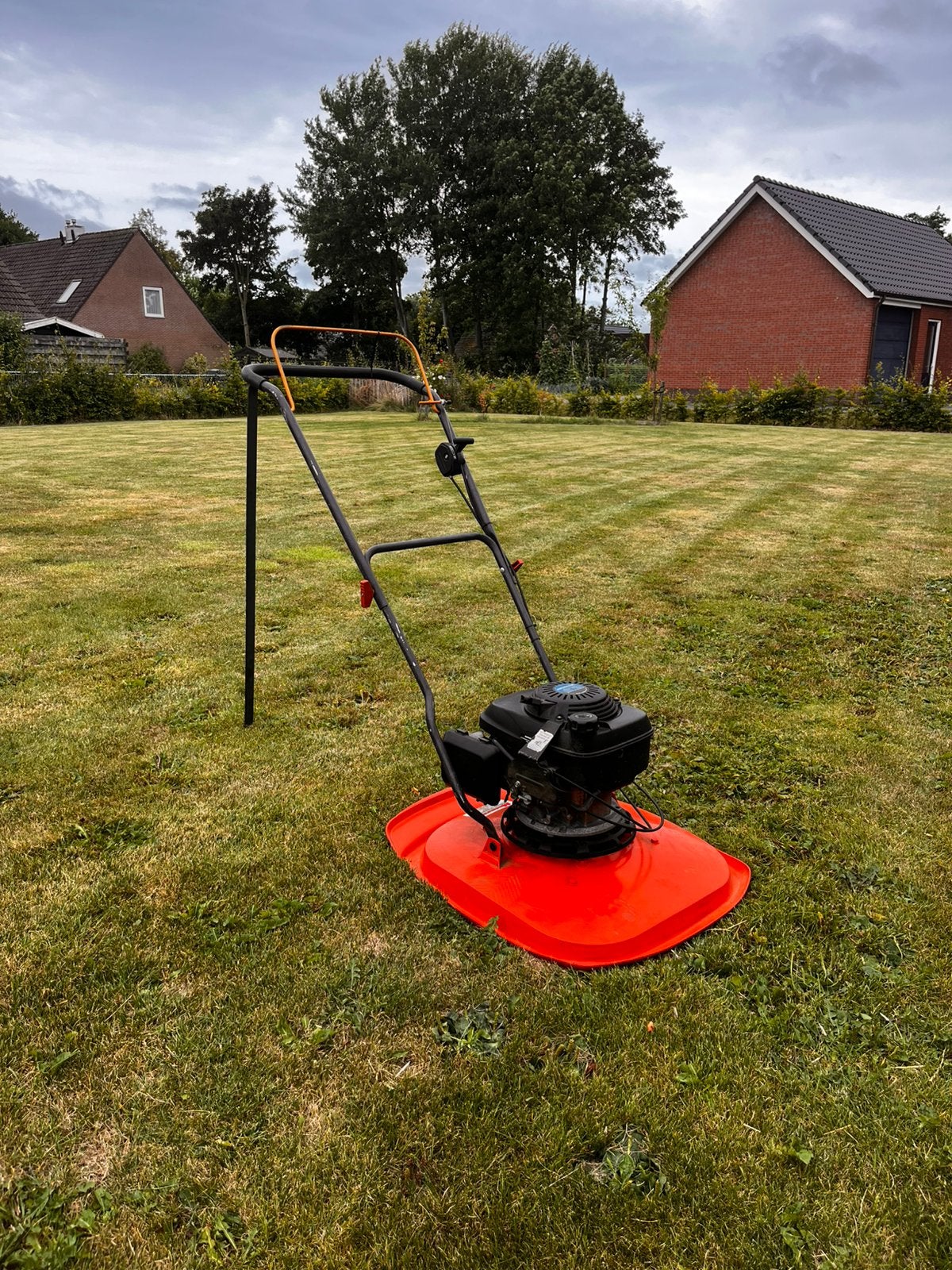 Flymo zweefmaaier slootwal maaier, Zweefmaaier, Ophalen, Zo goed als nieuw, 50 cm of meer