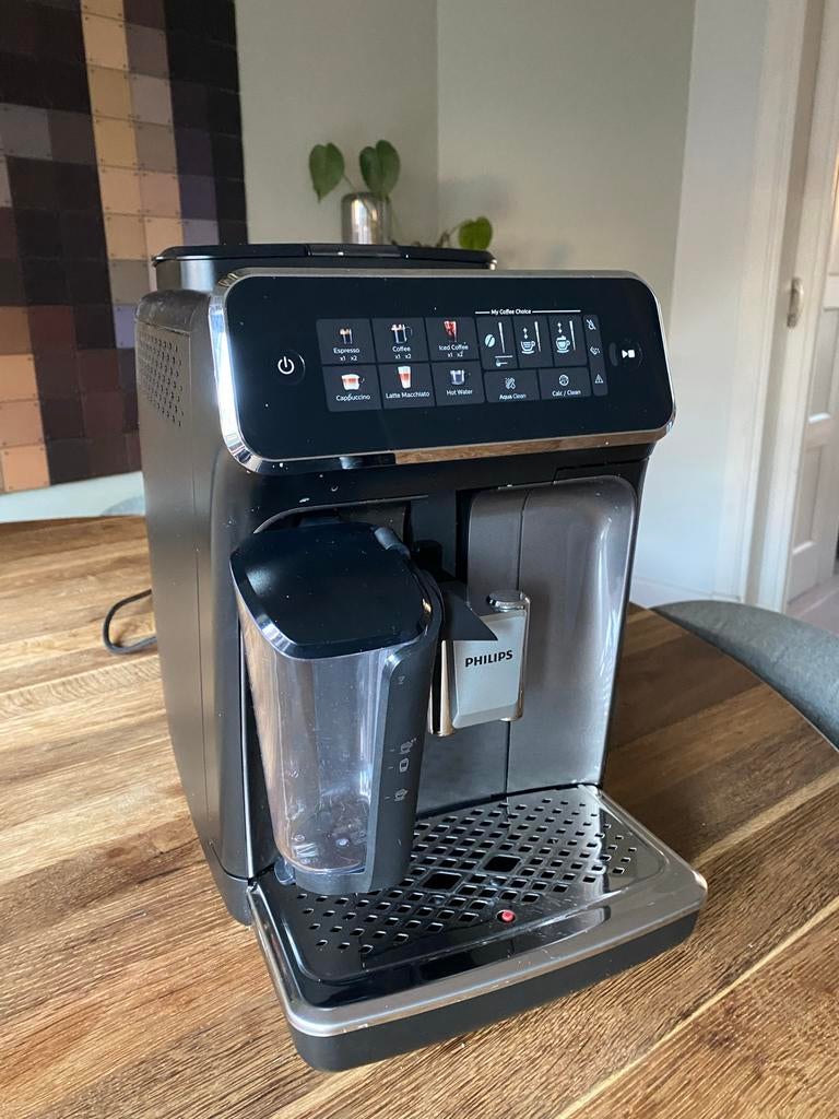 Philips 3300 LatteGo EP3349/70 Espressomachine, Witgoed en Apparatuur, Koffiezetapparaten, Gebruikt, Koffiebonen, Espresso apparaat