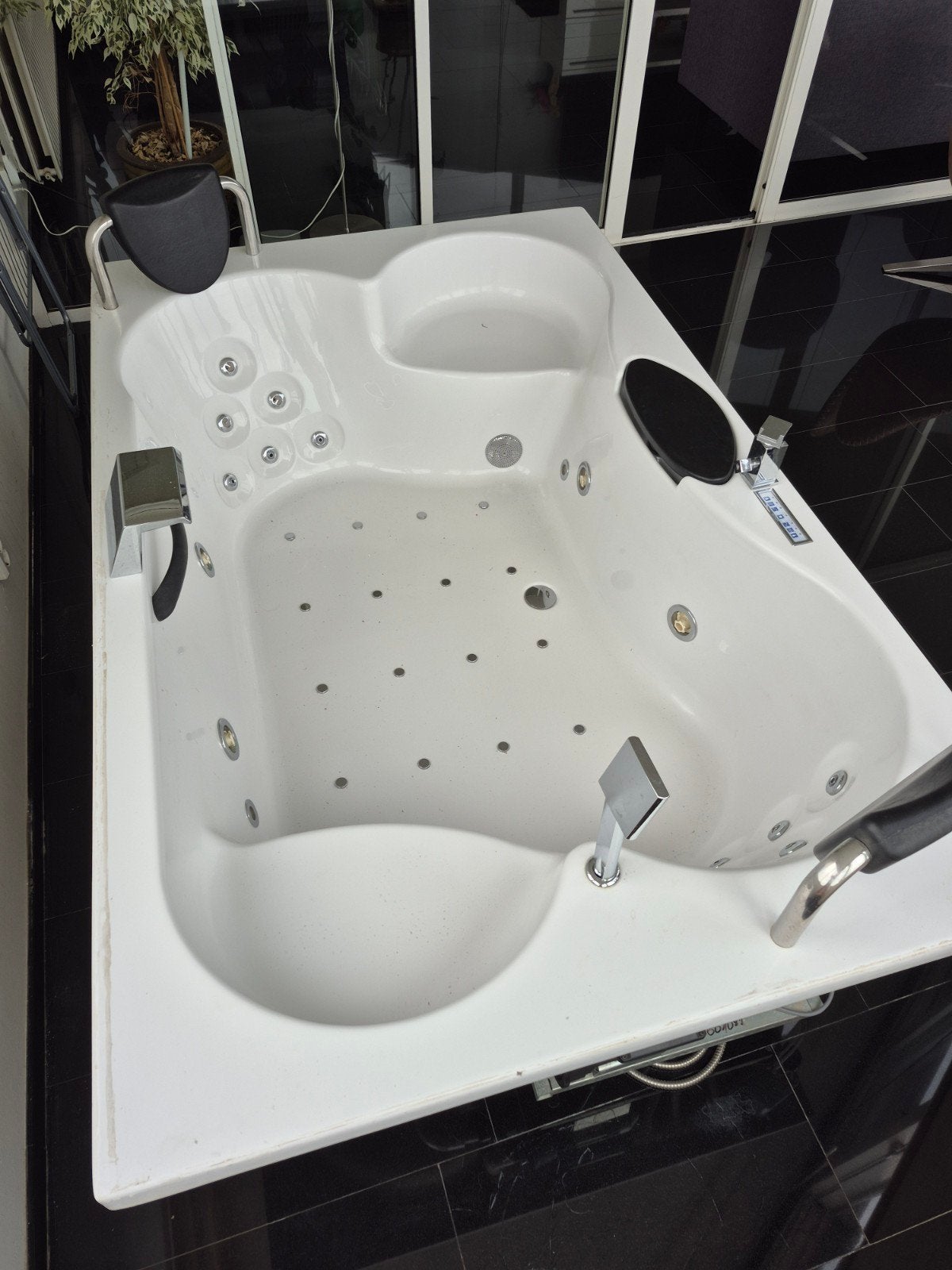 bubbelbad 2 personen ligbad whirlpool jacuzzi, Ophalen, Zo goed als nieuw, Bad
