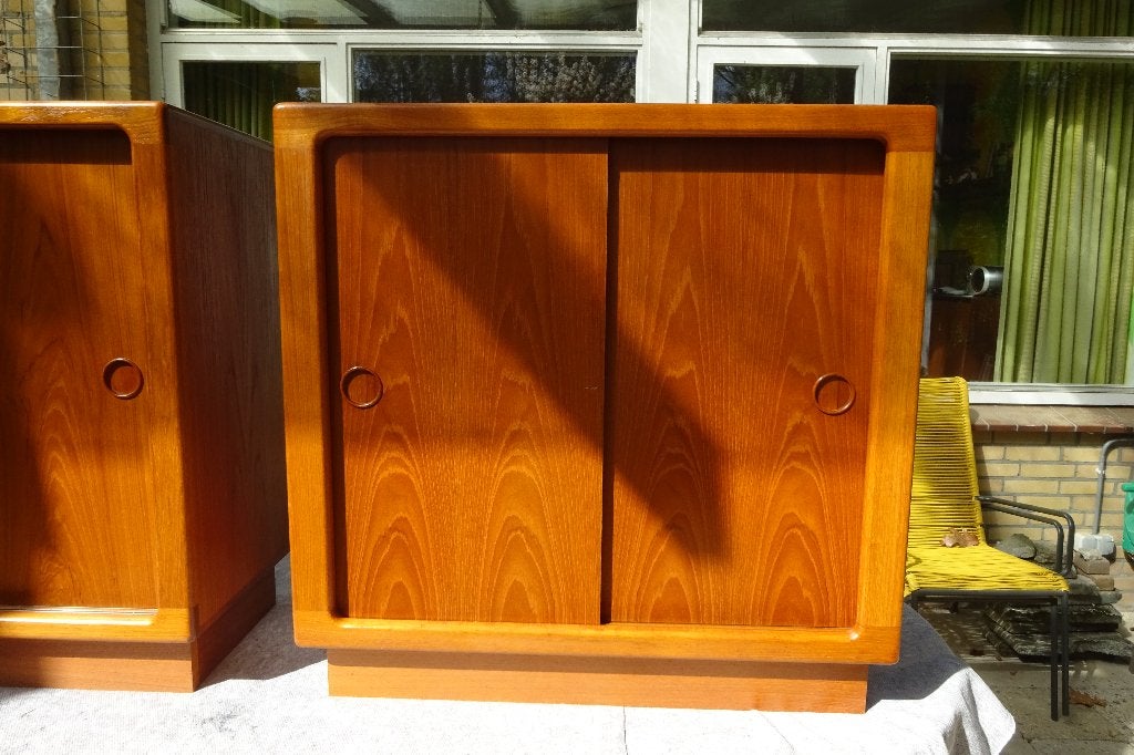Deens vintage Silkeborg design schuifdeurkastje – commode, Ophalen, Met deur(en), Deens - vintage, Teakhout