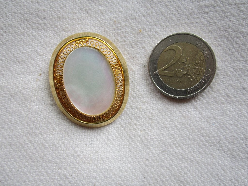 39.   Aparte oude broche, parelmoer, Ophalen, Overige materialen, Broche
