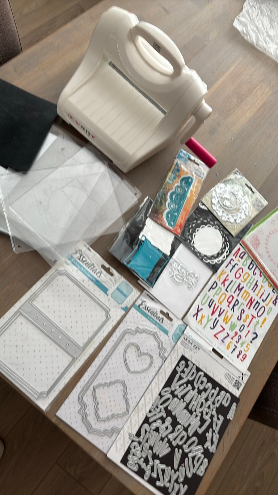 Vaessen Creative Cut 'Em Easy stansmachine met accessoires, Geschikt voor snijden, Gebruikt, Gereedschap of Toebehoren, Ophalen of Verzenden