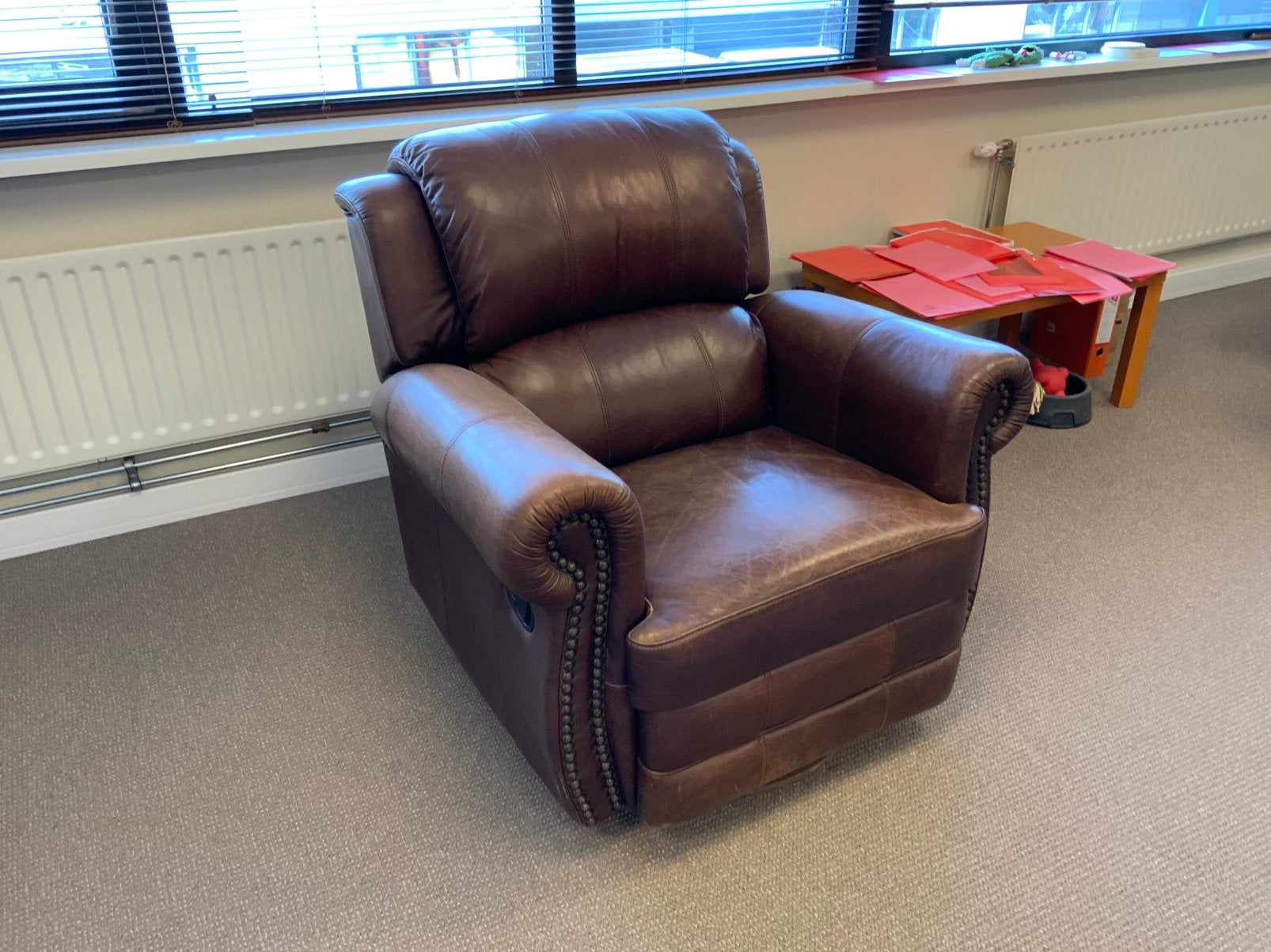 Chesterfield Luxe draaifauteuil met relaxfunctie, Huis en Inrichting, Fauteuils, Ophalen, Gebruikt, 75 tot 100 cm, 50 tot 75 cm