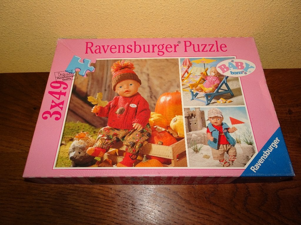 3 Ravensburger Baby Born puzzels in 1 doos, Ophalen of Verzenden, 10 tot 50 stukjes, Zo goed als nieuw