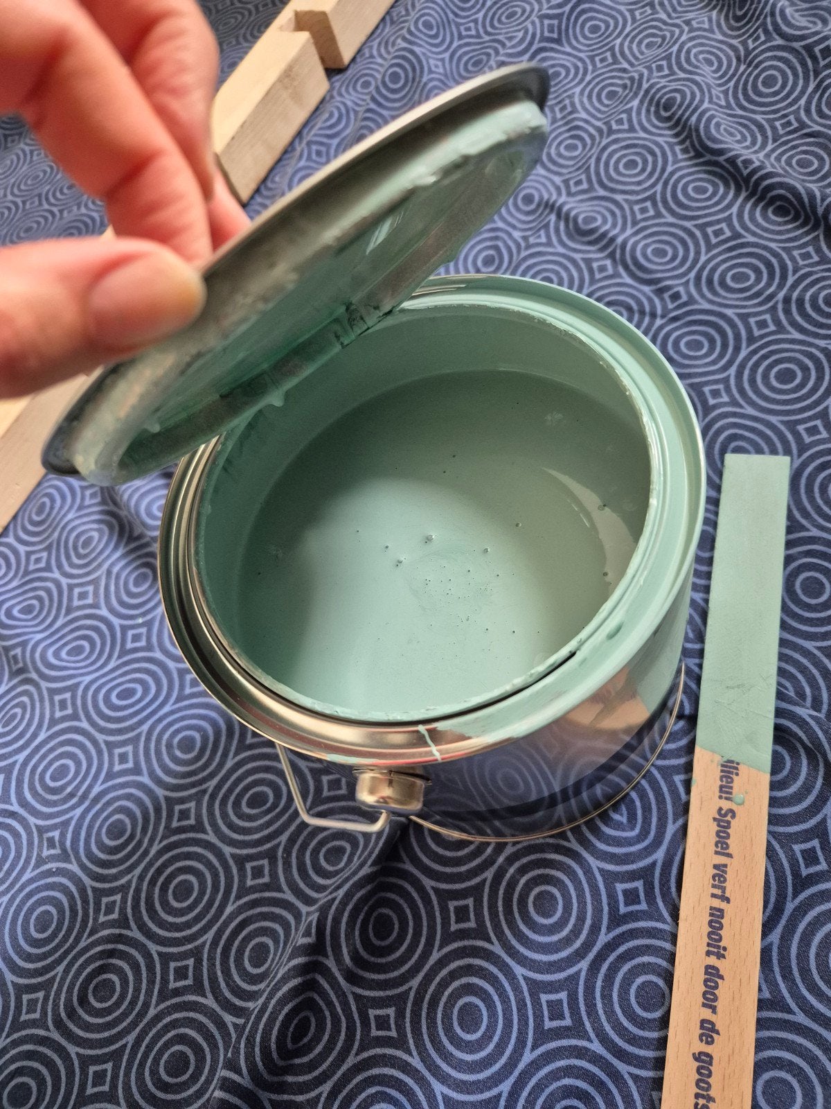 Zijdeglans Meubellak - Ongeveer 2 Liter Over, Doe-het-zelf en Verbouw, Ophalen, Blauw, Zo goed als nieuw, Lak