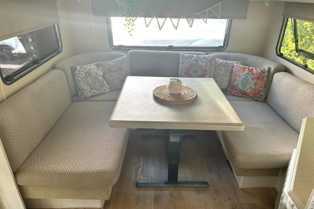 Gepimpte retro caravan te koop, Caravans en Kamperen, Vast bed, Rondzit, Hobby, 7 tot 8 meter