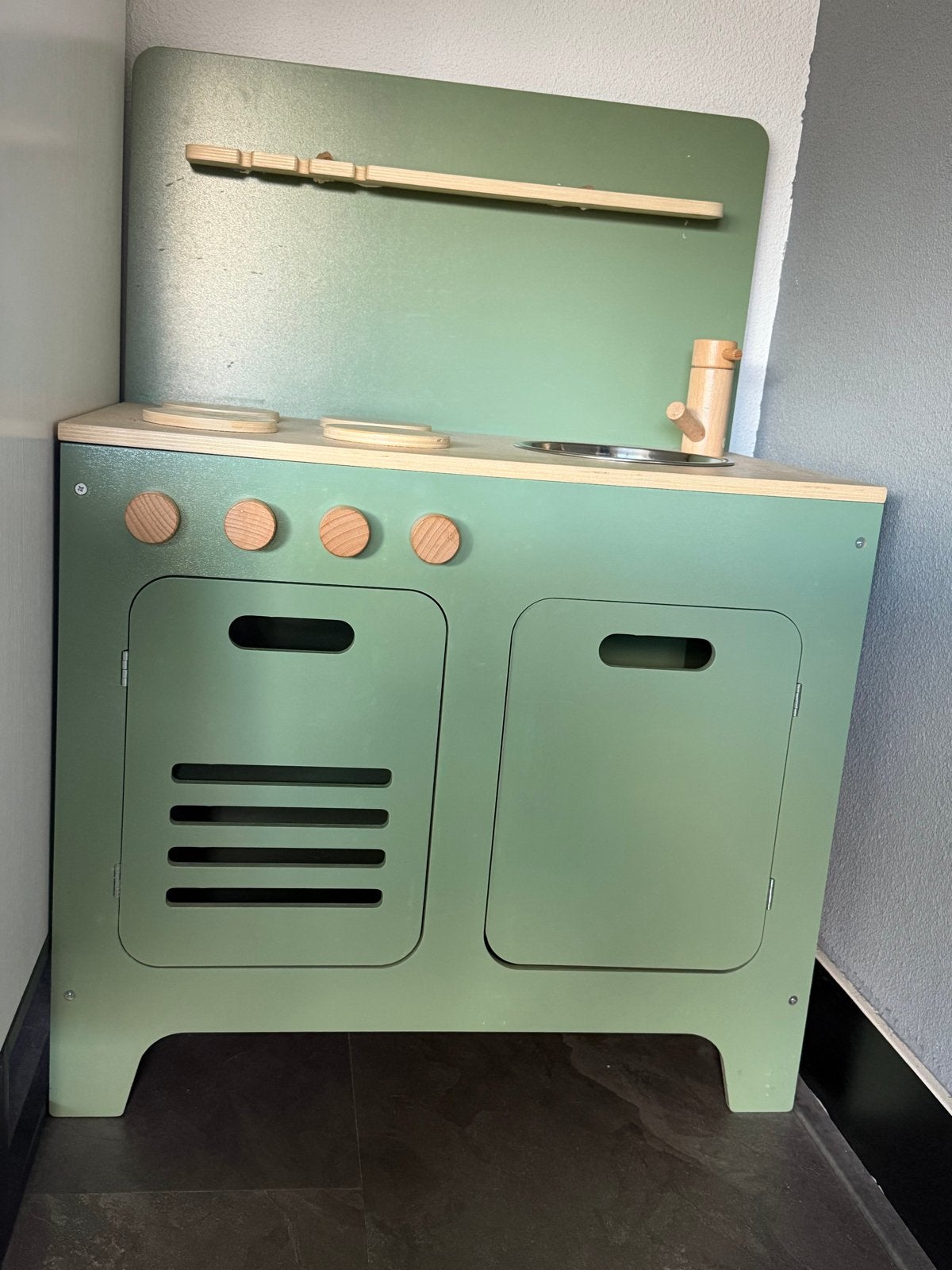 Houten Speelkeuken - Groen Petit Amelie, Kinderen en Baby's, Ophalen, Gebruikt, Meubelstuk of Keukentje