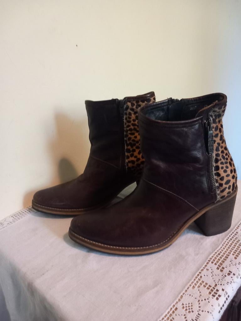 Dames laarsjes, Kleding | Dames, Ophalen of Verzenden, Zo goed als nieuw, Zwart